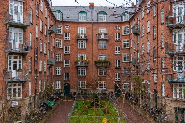 Exterior Edifício Tijolos Com Apartamentos Copenhaga Dinamarca — Fotografia de Stock