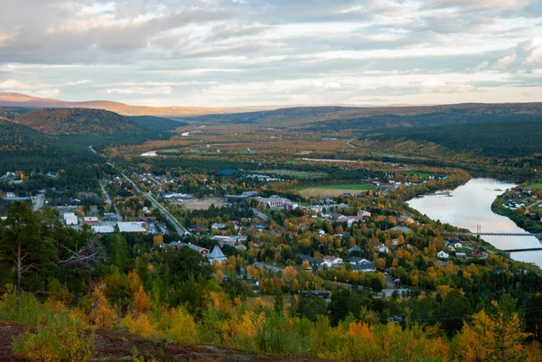 Krajina Vesnice Karasjok Řeky Karasjohky Podzimní Příroda Okolí Finnmark Norsko Stock Obrázky
