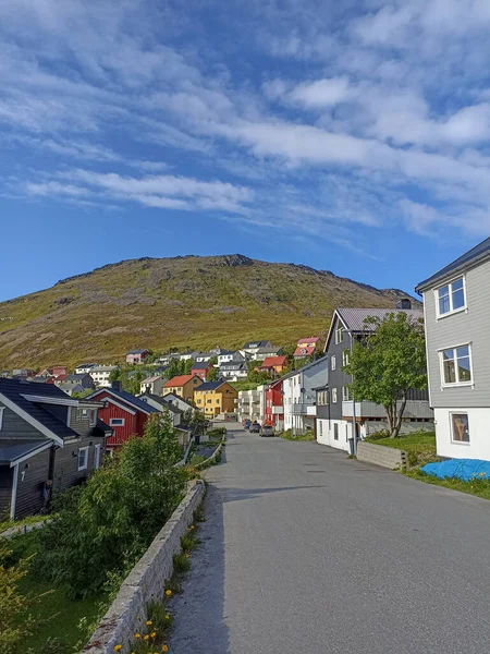夏季挪威Mageroya岛上的Honningsvag镇 — 图库照片