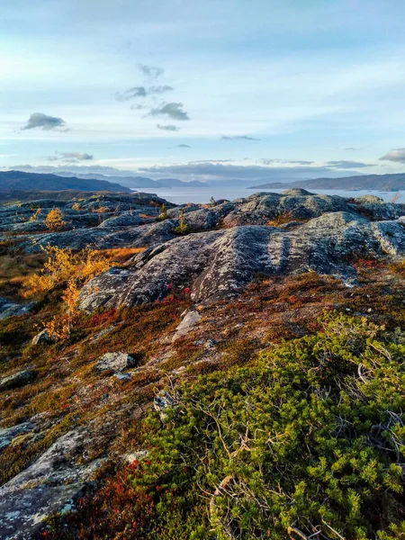 从挪威芬马克Altafjorden的观点看Hjemmeluft周围的自然 — 图库照片