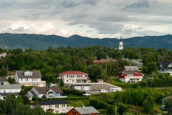 挪威阿尔塔教堂塔楼的阿尔塔镇景观 — 图库照片