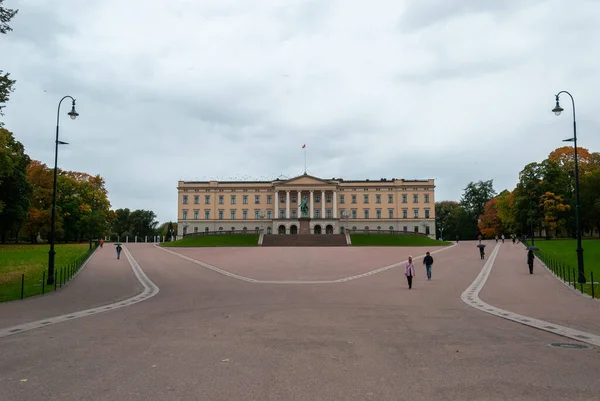 位于挪威奥斯陆市中心的皇家宫殿 — 图库照片