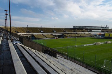 Çek Cumhuriyeti Prag 'daki terk edilmiş Strahov Stadyumu' nun tribünleri
