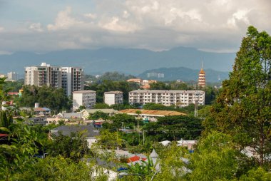 Bukit Kopungit Hill, Sabah, Borneo, Malezya 'dan Kota Kinabalu manzarası