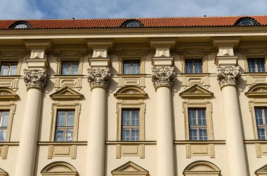 Hradcany, Prag, Çek Cumhuriyeti 'ndeki Cernin Sarayı cephesinin ayrıntıları