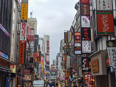 Tokyo, Japonya 'da gündüz vakti Shinjuku' dan Kabukicho