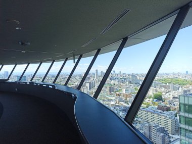 Tokyo, Japonya manzaralı Bunkyo Şehir Merkezi 'nin çatı katı.