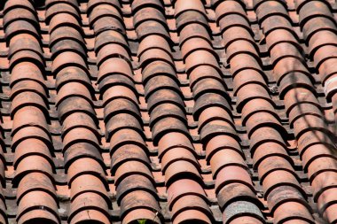 Sömürge kiremit çatısına yakın çekim