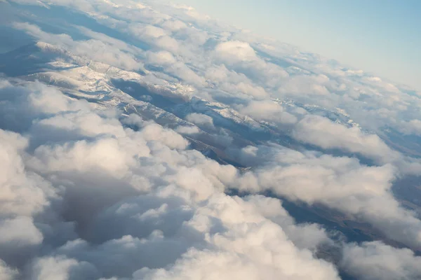 Білі Хмари Вікна Площини — стокове фото