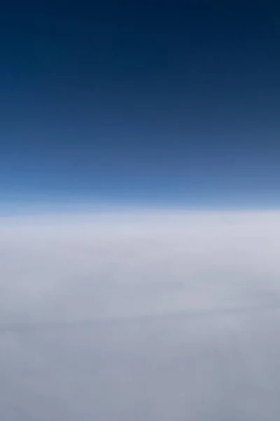 Nubes Blancas Desde Ventana Del Avión — Foto de Stock
