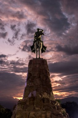 Salta şehrinde General Guemes anıtı