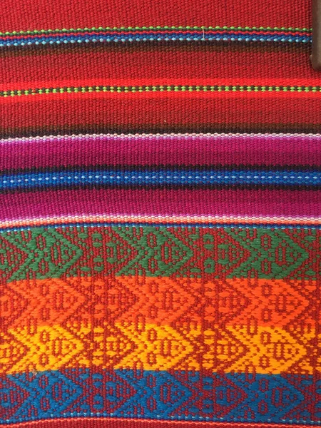 Красочные Традиционные Ткани Северо Западной Аргентины — стоковое фото