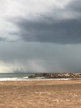 Miramar 'da deniz kıyısında fırtına