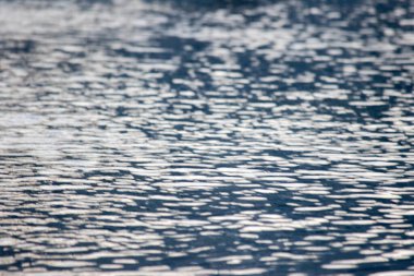 Yüzme havuzunda su dokusu