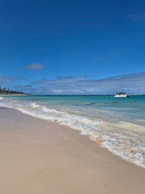 Punta Cana, Dominik Cumhuriyeti 'nde bir paradisial plajın manzarası