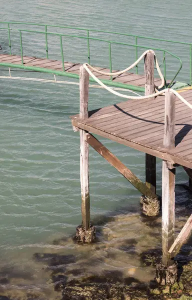 Puerto Deseado 'daki ahşap iskele.