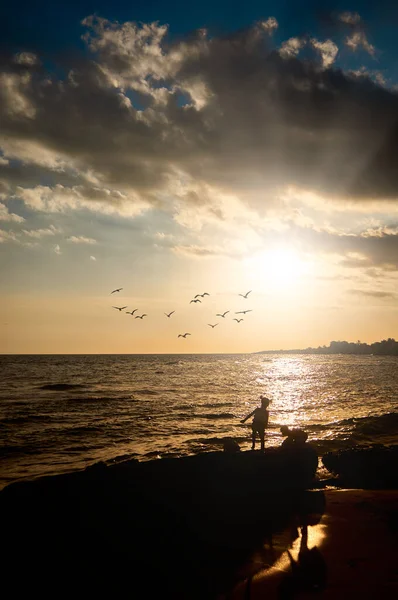 Море Римских Вещей Солнце Сквозь Облака — стоковое фото