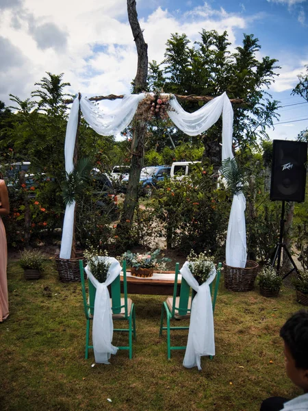 Düğün Masasındaki Dekorasyon Eşyaları Hatıra Olarak — Stok fotoğraf