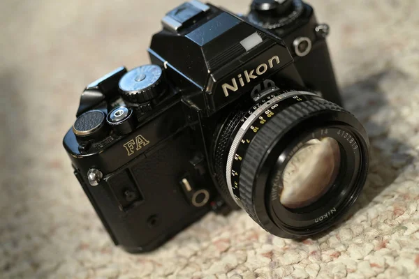 Nikon 1980S Slr 35Mm Film Camera 스톡 사진