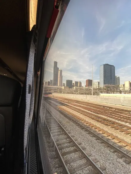 View Train Approaching Chicago — Stock Photo, Image