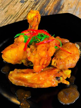 Barbekü soslu tavuk kanadı