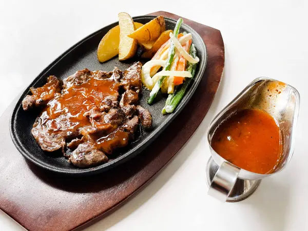 Mantar soslu ibeye biftek. 