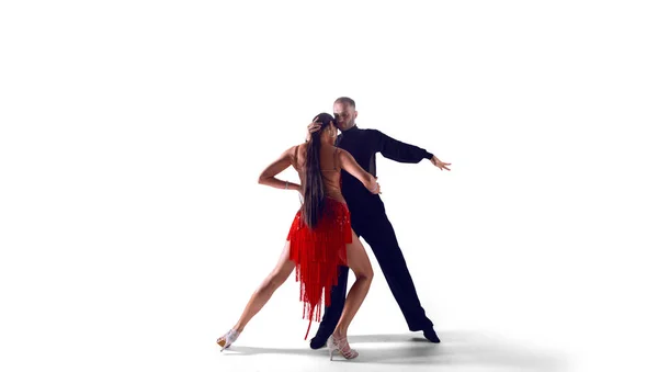 Couple Danseurs Effectuer Danse Sur Isolé Sur Blanc — Photo