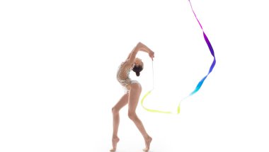 Ritmik jimnastikçi beyazı izole etti.