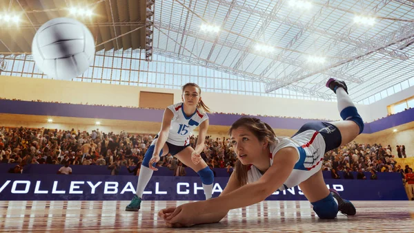 Vrouwelijke Volleybalspeelsters Actie Professioneel Stadion — Stockfoto
