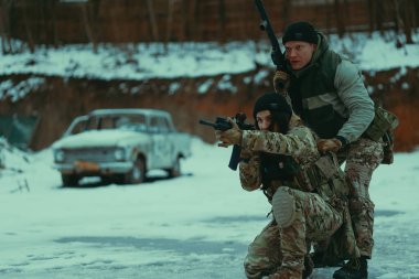 Askeri eğitim. Çift eğitimi taktiksel atıcılık.