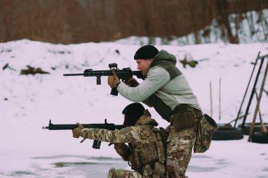 Askeri eğitim. Çift eğitimi taktiksel atıcılık.
