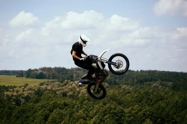 Extreme Trittbrettfahrer Motocross Feldern — Stockfoto