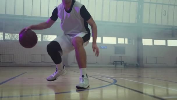 법원에서 농구를 — 비디오