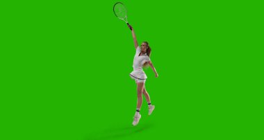 Yeşil ekranda tenis oynayan kadın tenisçi.