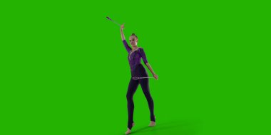 Yeşil ekranda ritmik jimnastik yapan kadın..