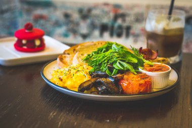 Büyük Kahvaltı 24.9 dolar.