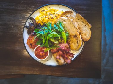 Büyük Kahvaltı 24.9 dolar.