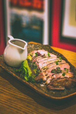 Izgara IBERICO PORK RIBEYE ile beyaz miso ve değerli marul