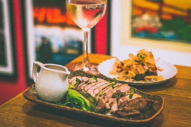 Izgara IBERICO PORK RIBEYE ile beyaz miso ve değerli marul