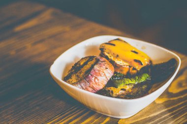 Izgara patlıcan, kabak, dolmalık biber.