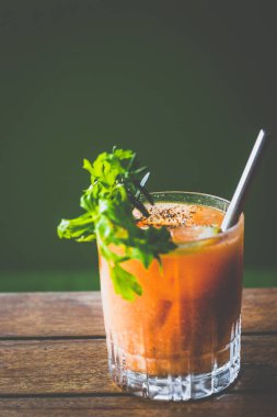 Bloody Mary, Rogue Wave Votka, House Domates Suyu, Kereviz Tuzu, Limon, Yabanturpu