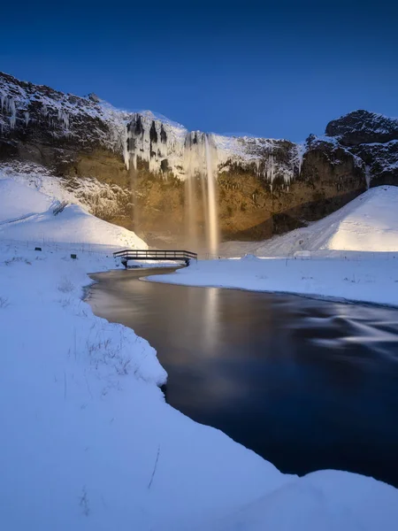 Seljalandsfoss Waterfall Iceland Зимовий Пейзаж Ісландії Високий Водоспад Скелі Сніг — стокове фото