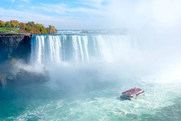 Niagara Falls Pleasure Boat People Huge Famous Waterfall View Canadian — Fotografia de Stock