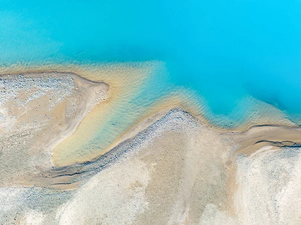 Čistá Azurová Voda Horském Jezeře Pobřeží Kameny Pohled Vodu Trubce — Stock fotografie