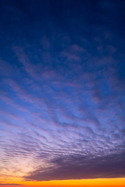 Obloha Mraky Během Západu Slunce Mraky Modrá Obloha Fotografie Vysokým — Stock fotografie