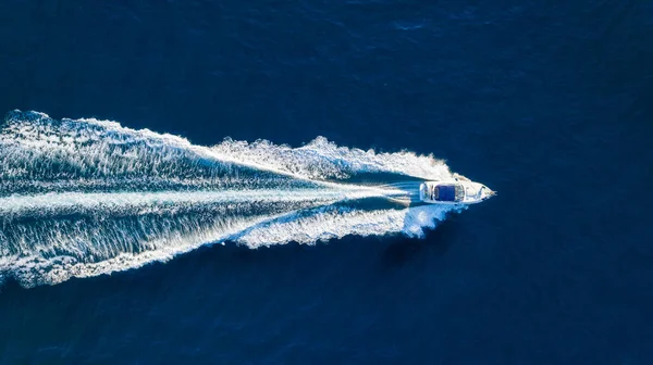 Vacaciones Ocio Vista Aérea Lancha Rápida Azul Del Mar Mediterráneo — Foto de Stock
