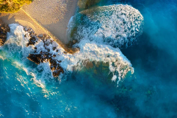 Вид Воздуха Волны Скалы Морской Отдых Путешествия Лазурная Вода Море — стоковое фото