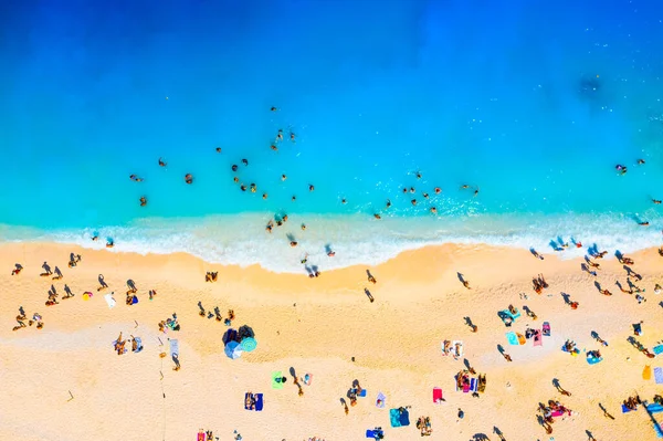 Drónra Néző Kilátás Partra Tengerre Emberek Nyaralnak Nyaralás Nyaralás Tengeri — Stock Fotó