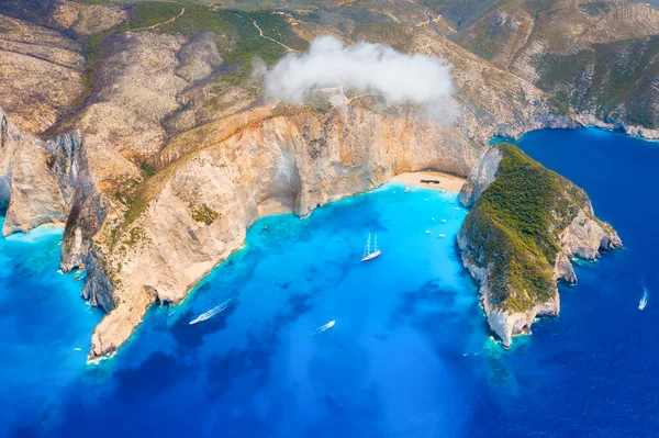 Utsikt Över Navagio Stranden Zakynthos Island Grekland Flyglandskapet Azurrent Havsvatten — Stockfoto