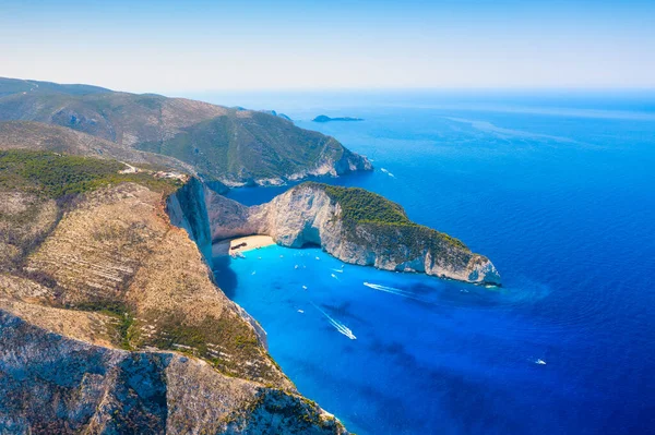 Utsikt Över Navagio Stranden Zakynthos Island Grekland Flyglandskapet Azurrent Havsvatten — Stockfoto